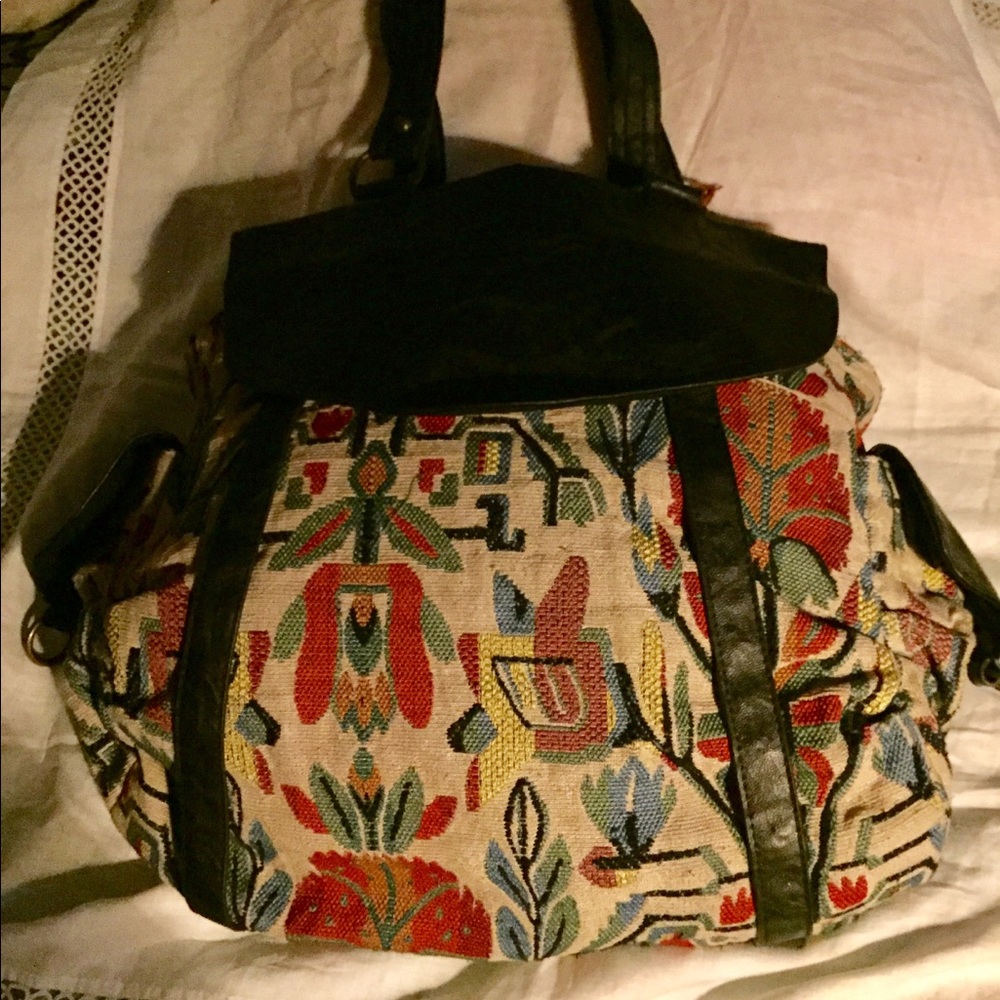 Printed with black leather tote 👜💙🎈💋👍🏼